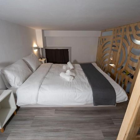 Central Suites Aegina 1 Exteriör bild